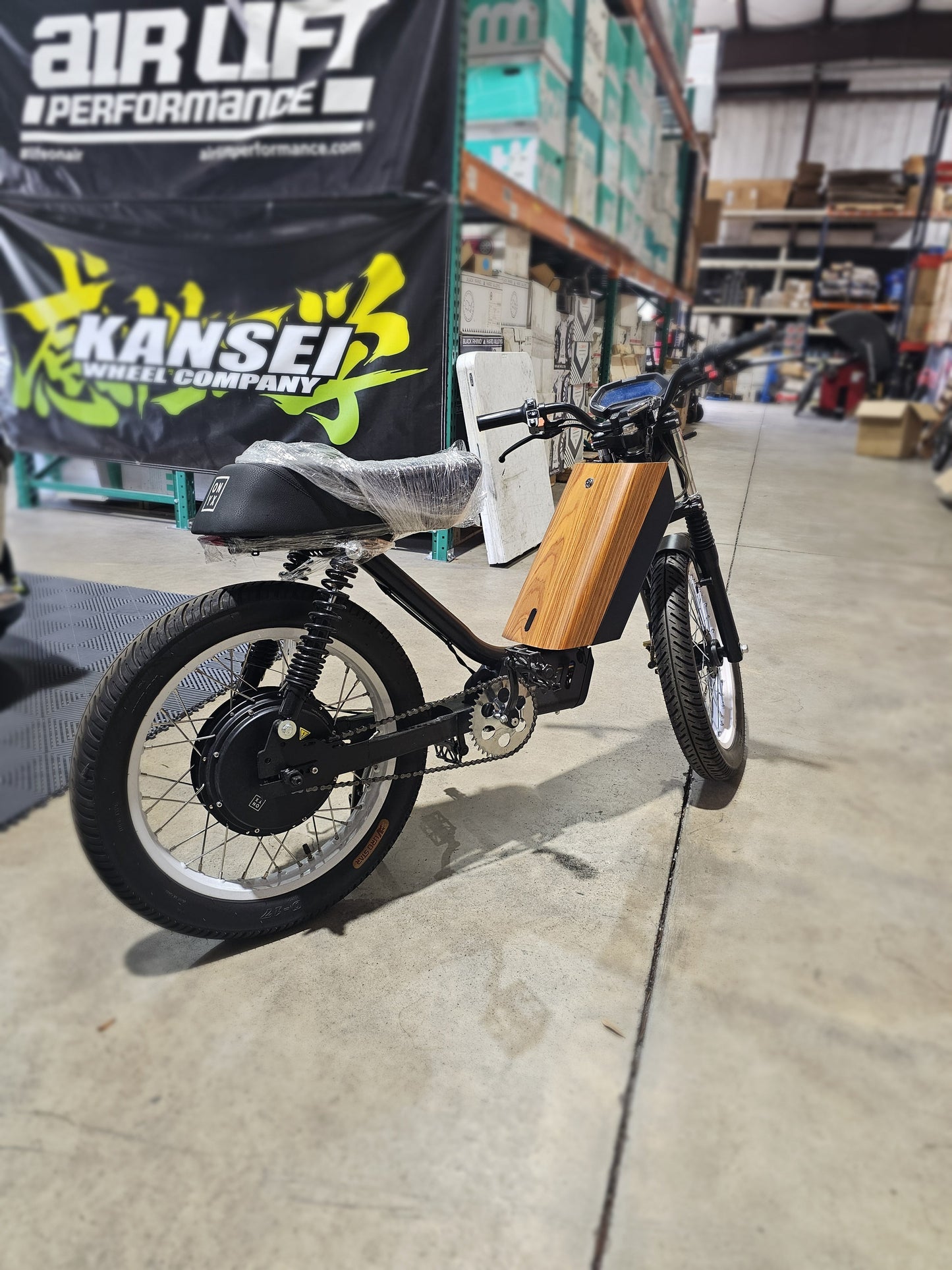 ONYX CTY2 Step-Thru Moped Electric Bike (DEMO)